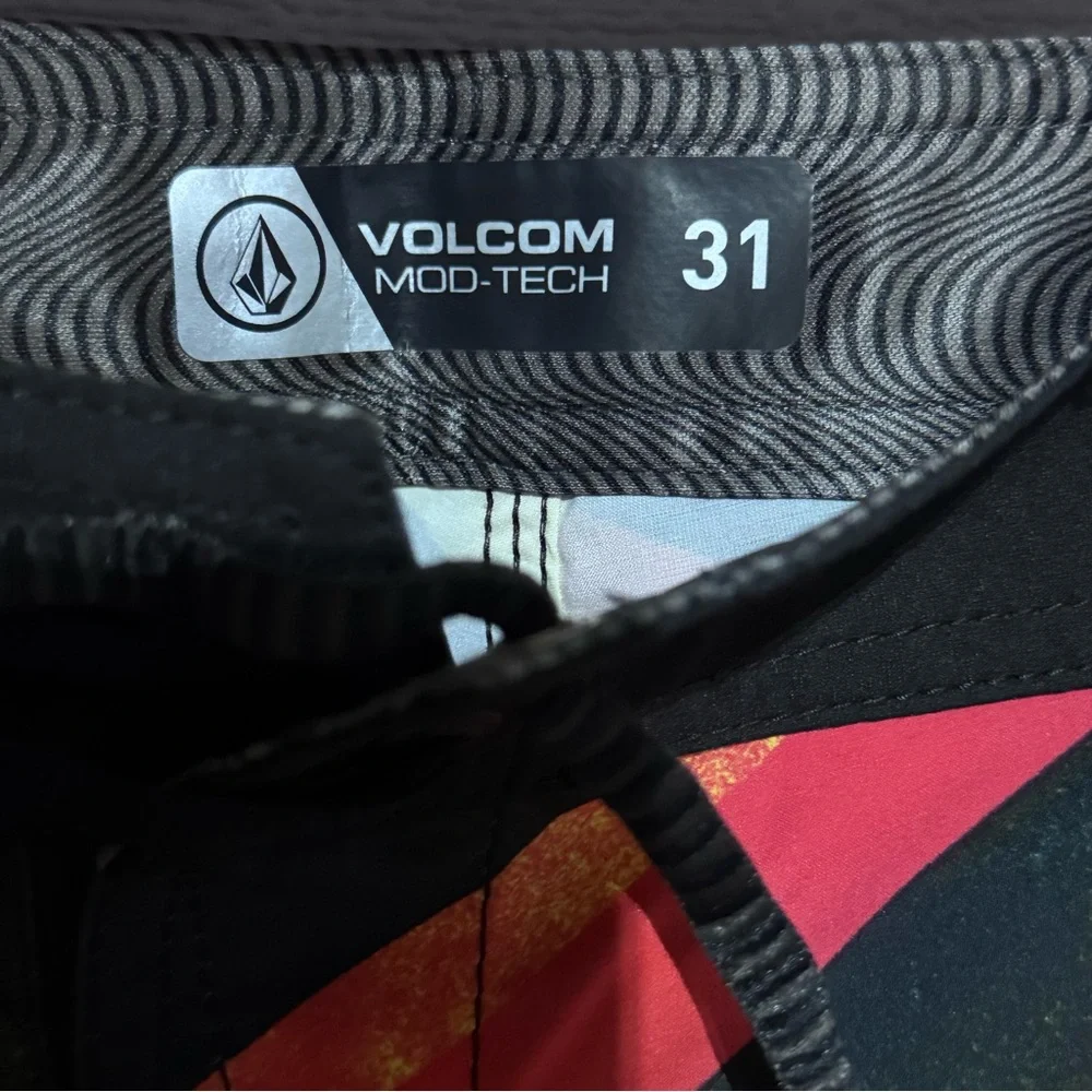 NWT Volcom Men's Scallop Stripe 20‎ Boardshorts - Sz 31